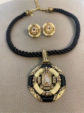 Heidi Daus Newport Chic Enamel Swarovski Crystal Necklace & Earring Set RARE